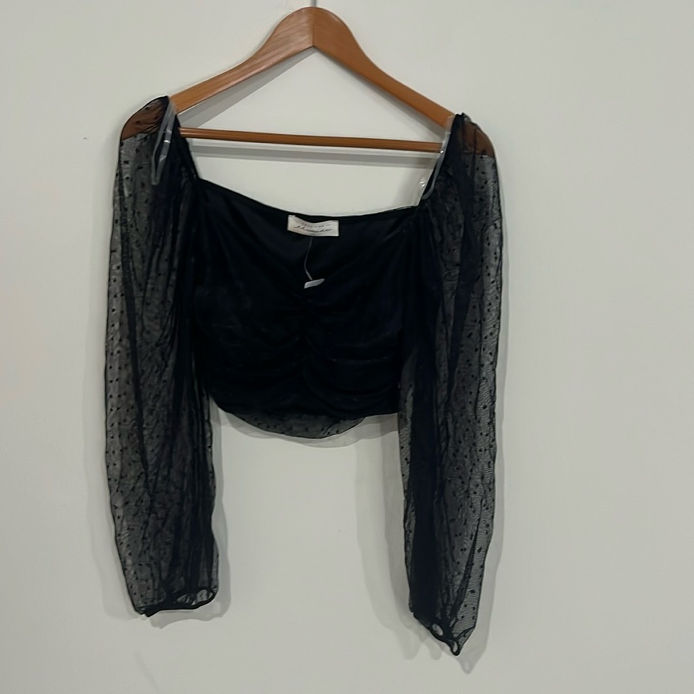 American Threads blk short top w/ flowy sle sz L NWT